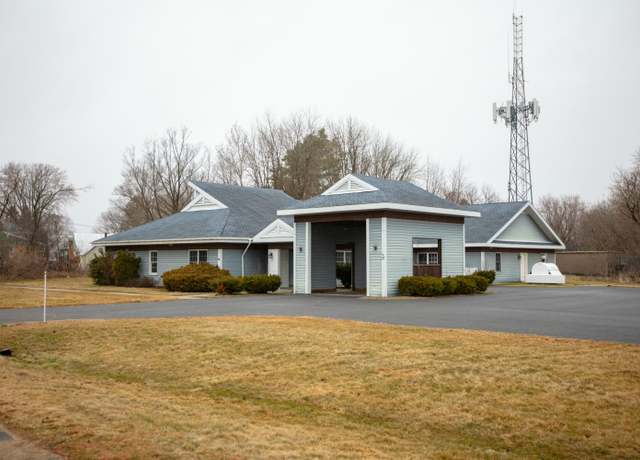 Property at 17 Patricia Ln, Champlain, NY 12919