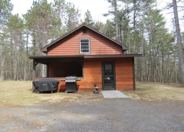 Property at 109 Tannenbaum Ln, Jay, NY 12941, 2 beds, 1.5 baths