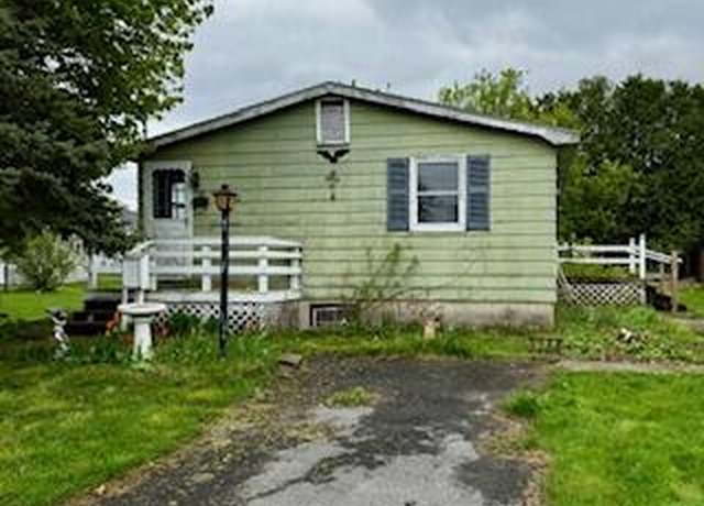 Property at 36 S South Platt St, Plattsburgh, NY 12901, 3 beds, 1 bath