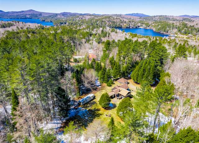Property at 371 Lake St St, Saranac Lake, NY 12983, 4 beds, 2 baths