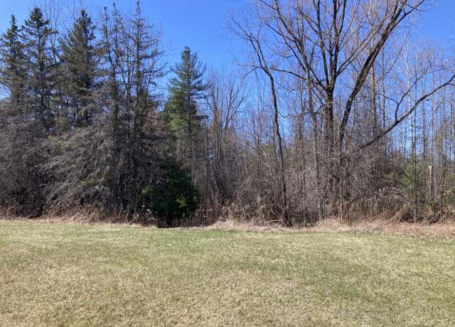 Property at 13 Superior Dr, Plattsburgh, NY 12901