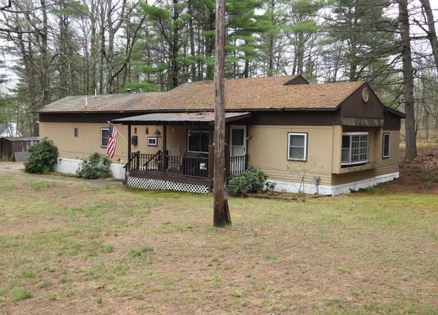 Property at 16 Venne Ave, Morrisonville, NY 12962, 3 beds, 1.5 baths