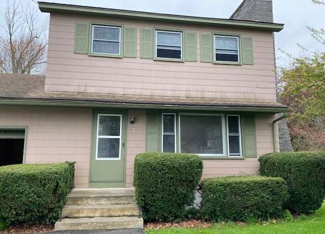 Property at 7 Brookview Dr Dr, Plattsburgh, NY 12901, 3 beds, 1.5 baths