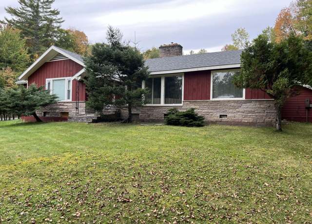 Property at 176 Glenwood Dr, Saranac Lake, NY 12983, 3 beds, 2.5 baths