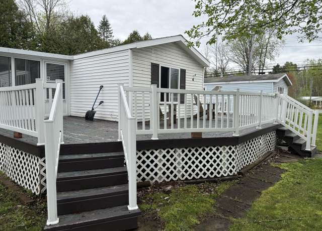 Property at 4 Huntington Dr, Plattsburgh, NY 12901, 2 beds, 1 bath