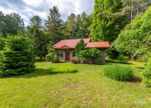 Property at 29 Roscoe Rd, Elizabethtown, NY 12932, 1 bed, 1 bath