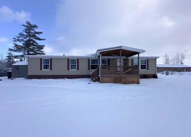 Property at 320 St Johns Rd, Champlain, NY 12919, 3 beds, 2 baths