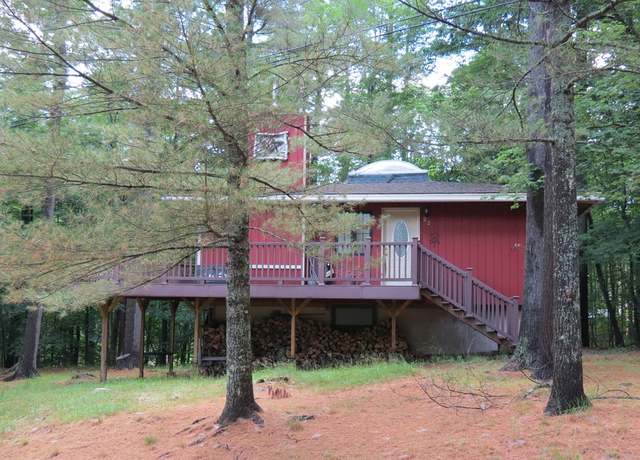 Property at 22 Fawn Dr, Jay, NY 12941, 3 beds, 1 bath