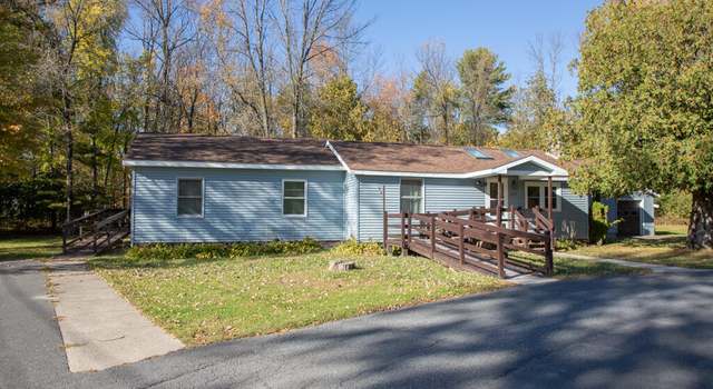 Photo of 665 Point Rd, Willsboro, NY 12996