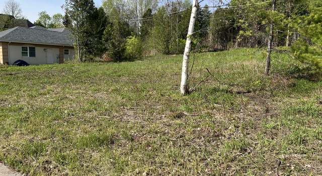 Photo of 8 Jerry Dr, Plattsburgh, NY 12901