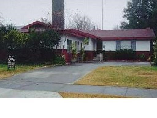 955 Main St
