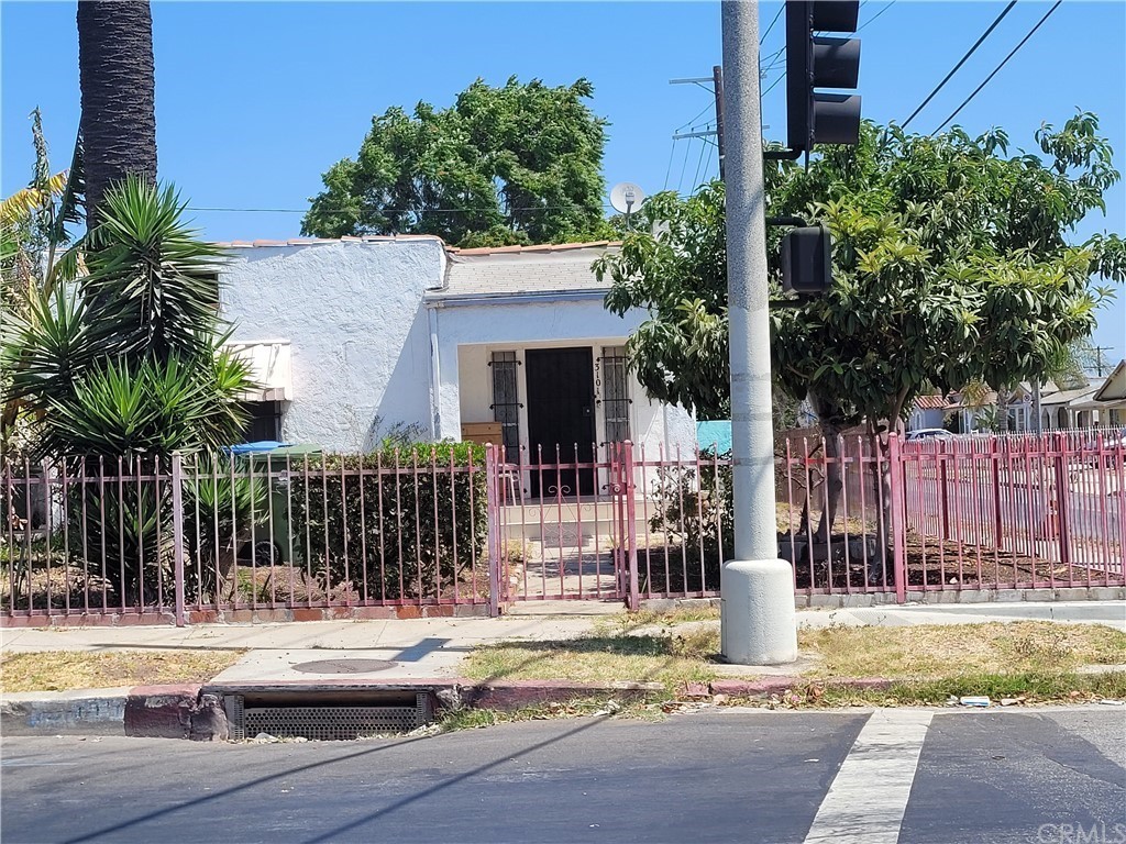 3101 W 60th St, Los Angeles, CA 90043 | MLS# DW21155039 | Redfin