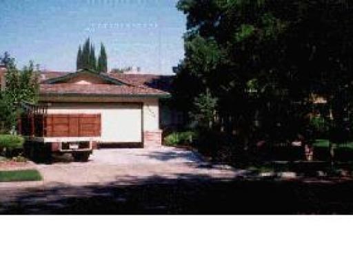3170 Vickie Ct