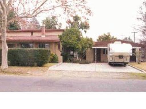 989 Cedar Ave