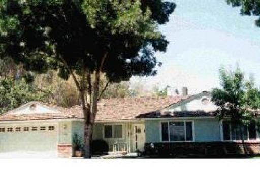 589 Leslie Ct