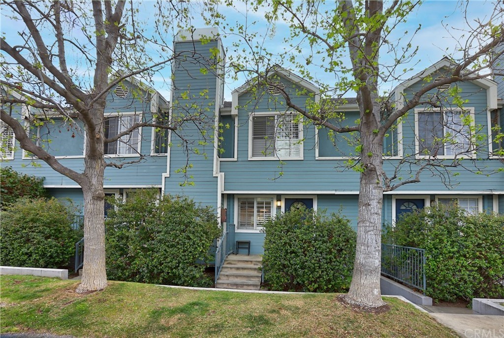 kenta　3 2944 Fairmount Ave #3, La Crescenta, CA 91214 | Redfin