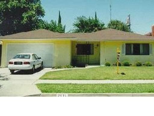 2635 Glen Ave