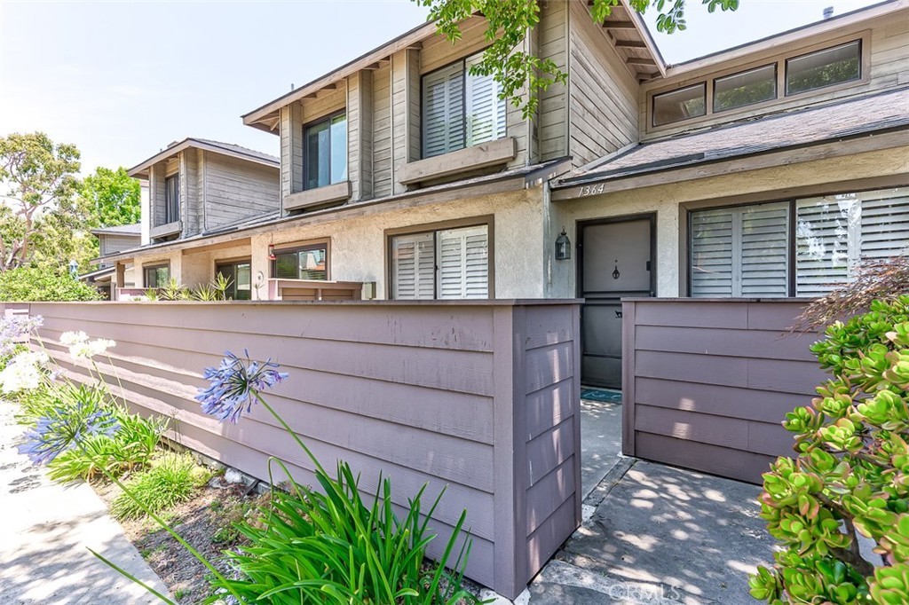 1364 N Mako Ln #27, Anaheim, CA 92801 | Redfin