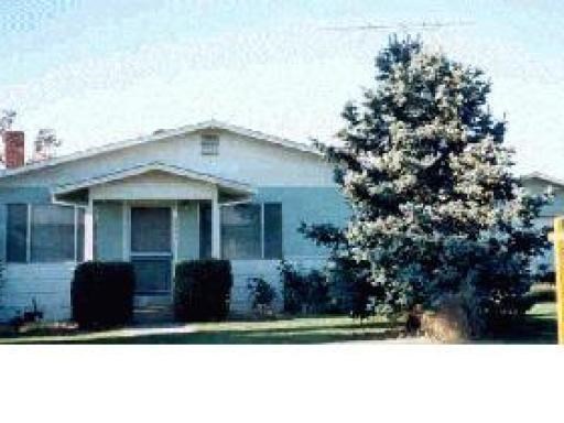 13886 Peach Ave