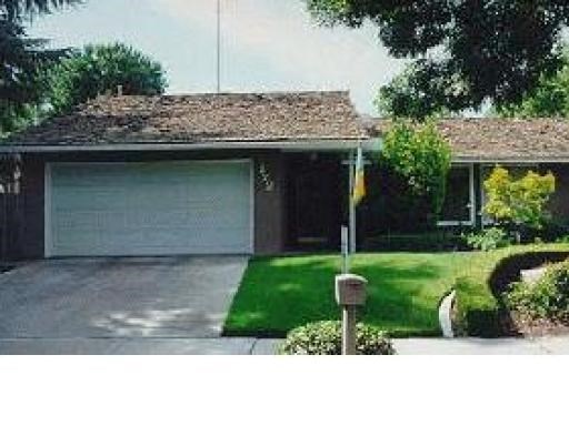 372 Sunset Dr