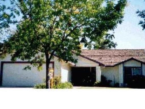 1140 Donna Dr