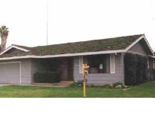 390 Eric Ct