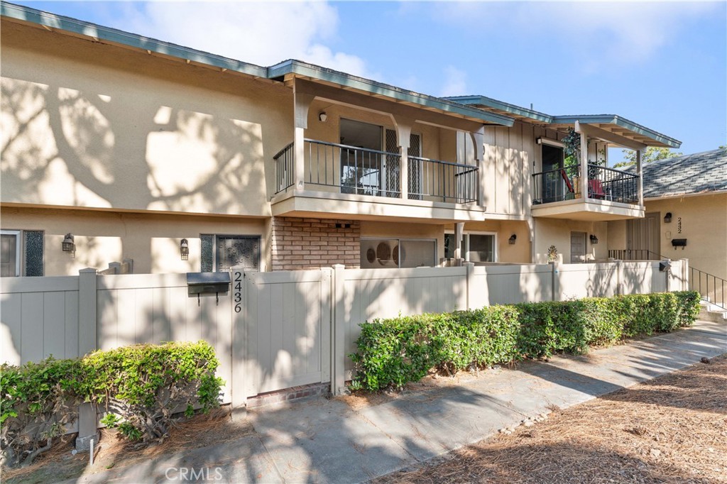 2436 E Mountain St, Pasadena, CA 91104 | MLS# CV23146269 | Redfin