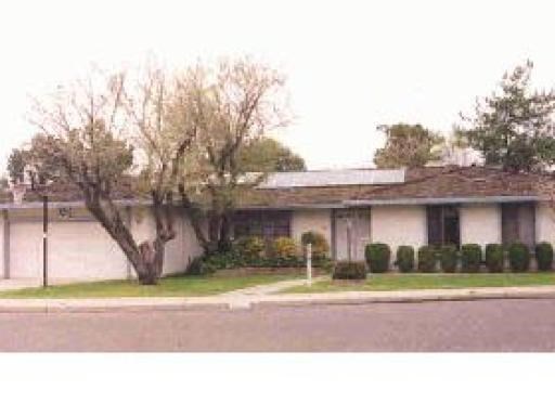 2021 Edmund Ln