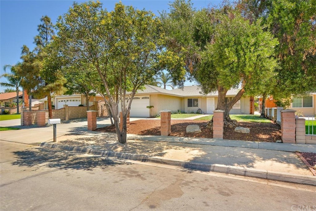 7565 Cherimoya Ct, Fontana, CA 92336 | Redfin