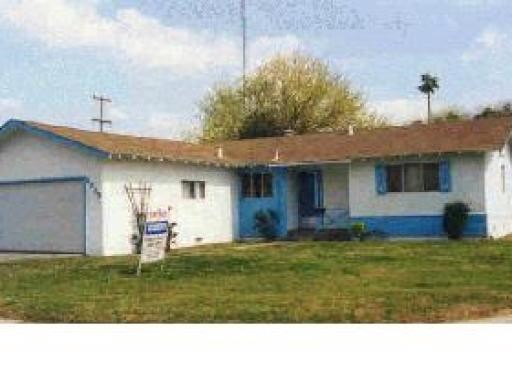 2206 First St