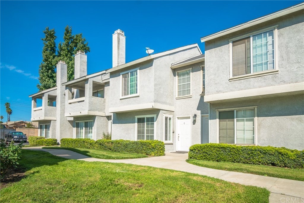 172 W Walnut Ave Unit C, Rialto, CA 92376 | MLS# CV17231423 | Redfin