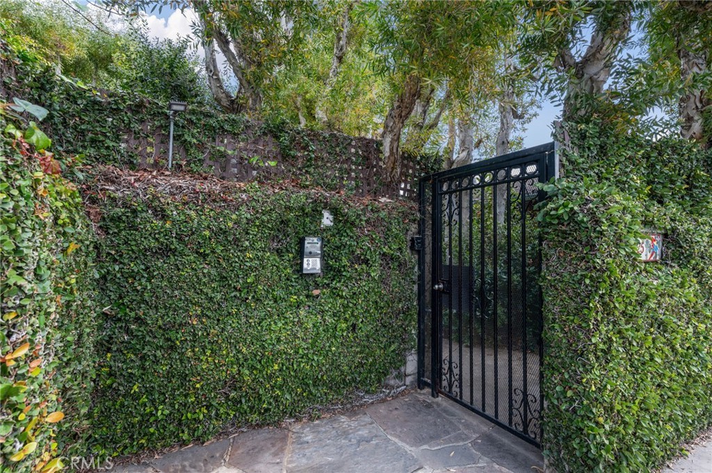 2025 Cloverfield Blvd Unit C, Santa Monica, CA 90404 MLS SB24033426