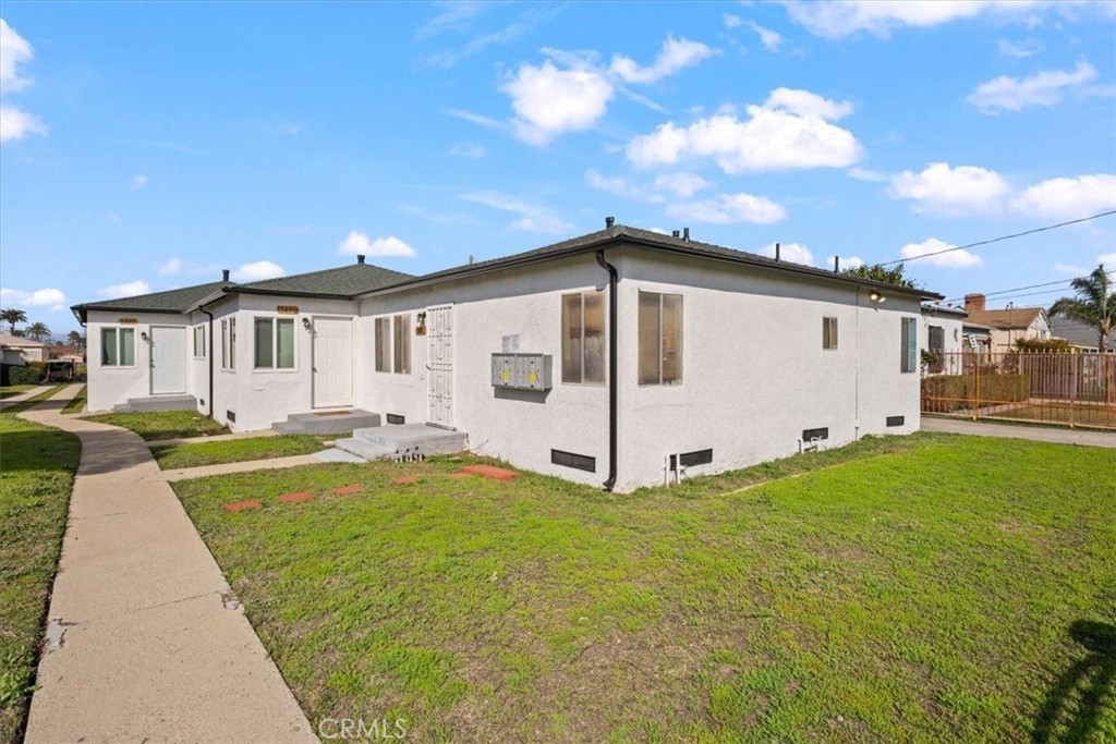 西海岸2 1525 W 105th St, Los Angeles, CA 90047 | For Sale