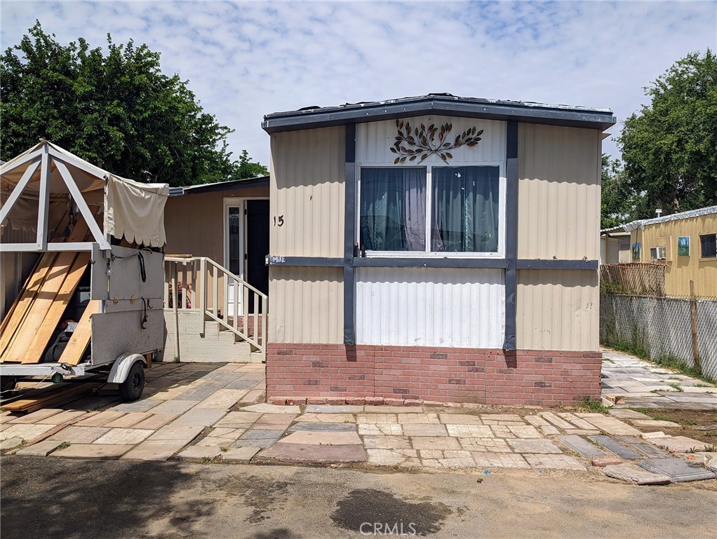 45415 28th St #15, Lancaster, CA 93535