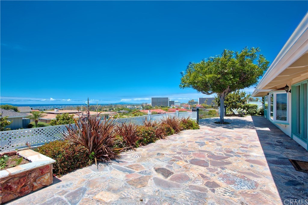 2615 Island View Dr, Corona del Mar, CA 92625 | MLS# NP17126519 | Redfin