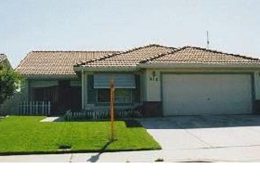 912 Dwight Way