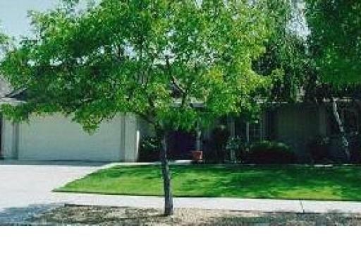 1136 Mirror Lake Dr