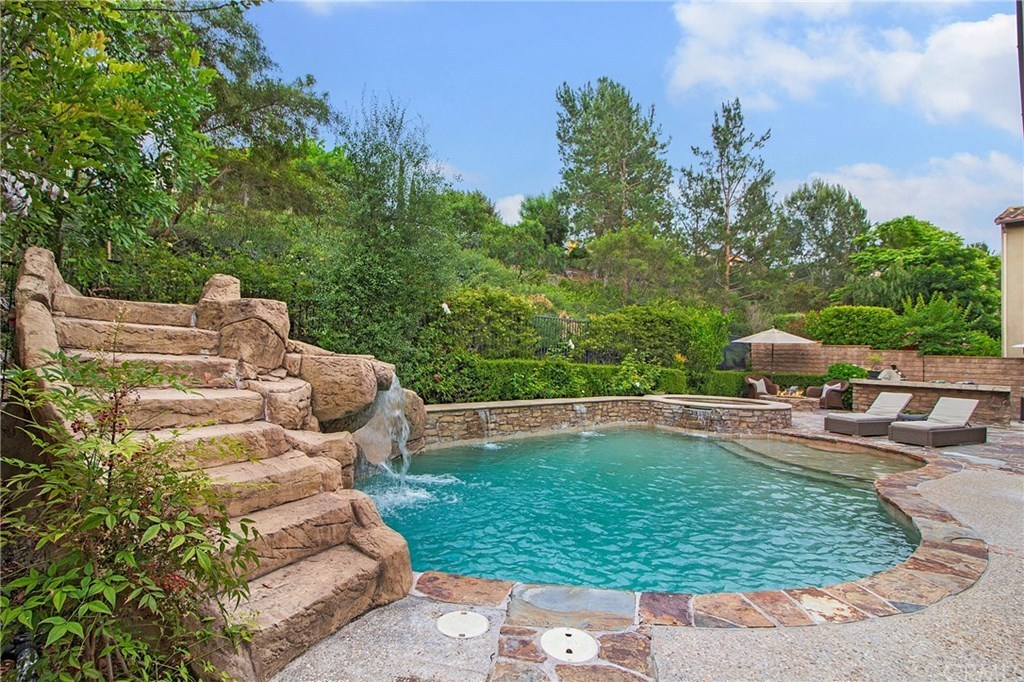 4 Becker Dr, Ladera Ranch, CA 92694 | MLS# OC20104586 | Redfin