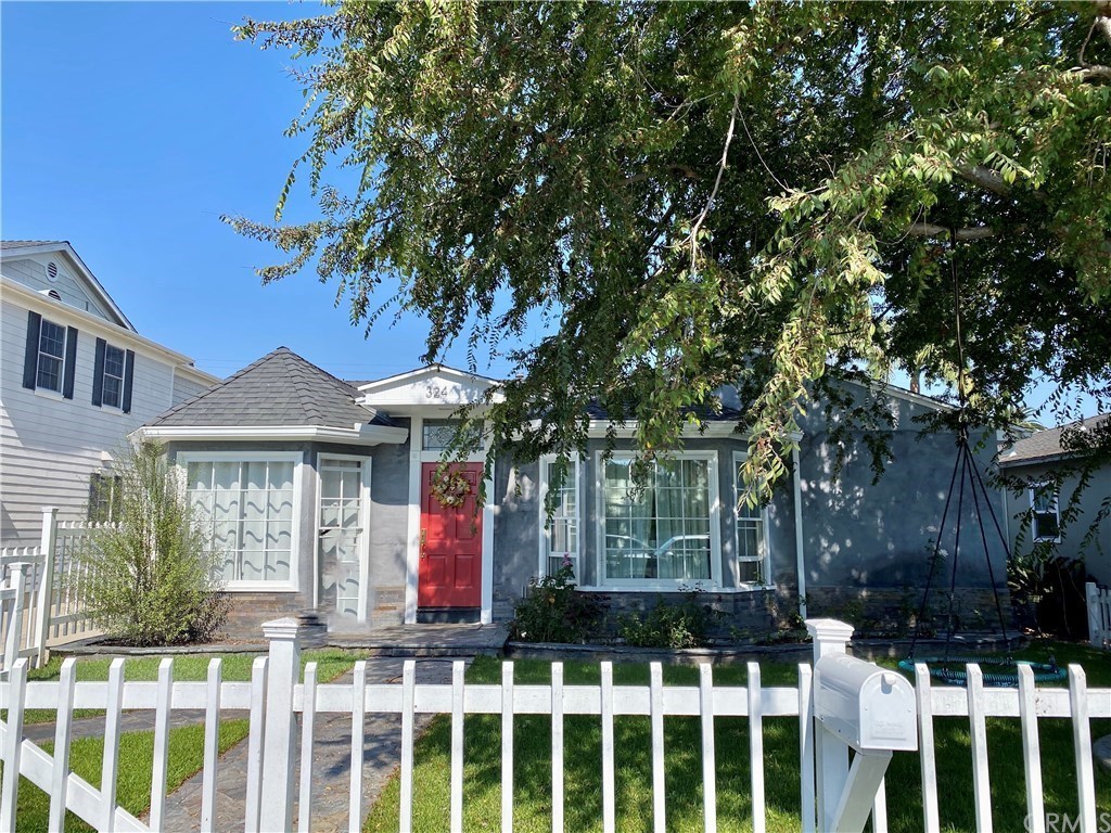 324 Flower St, Costa Mesa, CA 92627 | MLS# NP20209620 | Redfin