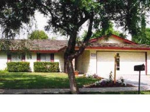 2727 Saratoga Ave
