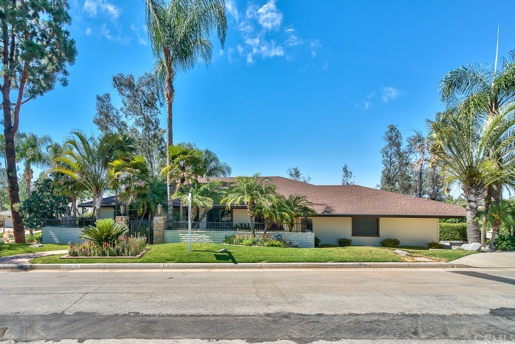 2361 Arroyo Dr, Riverside, CA 92506 | MLS# IV17126686 | Redfin