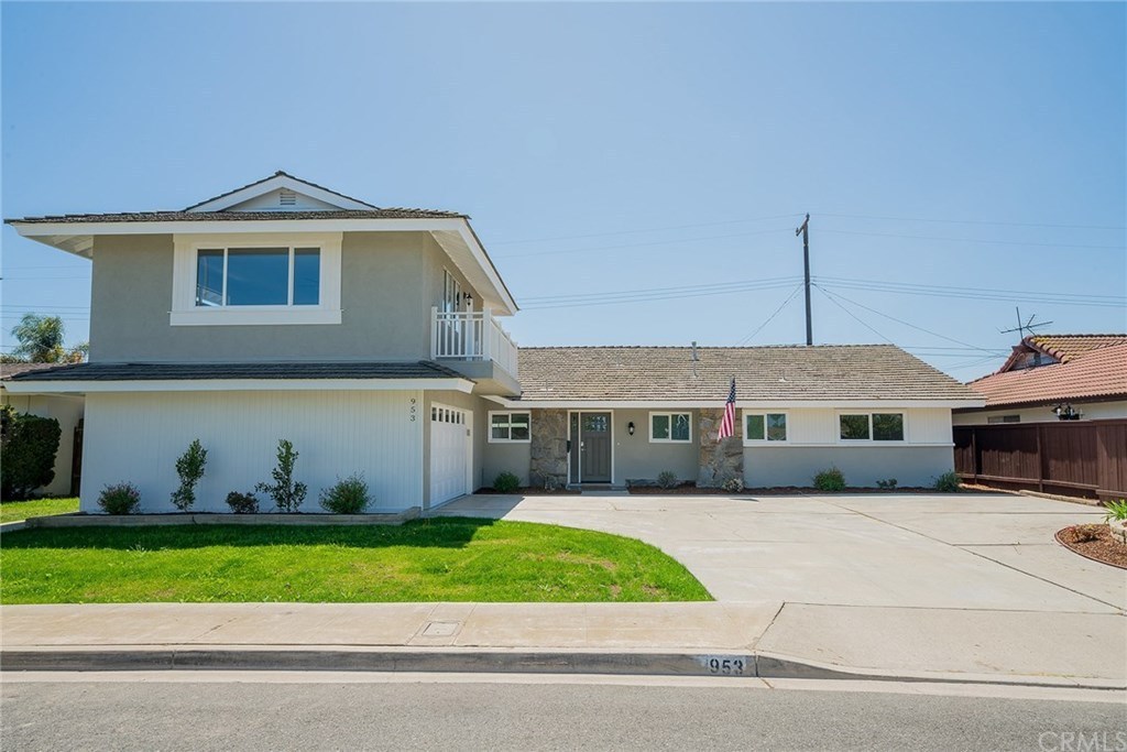 953 Magellan St, Costa Mesa, CA 92626