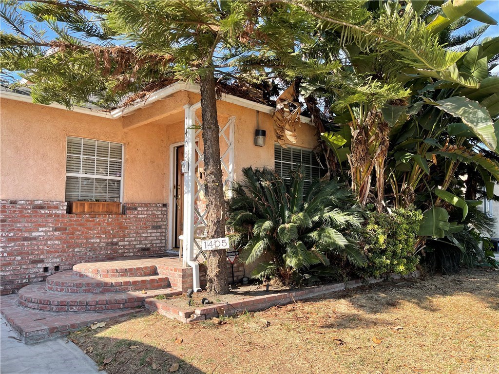 1405 S Mayo Ave, Compton, CA 90221 MLS PW20254781 Redfin