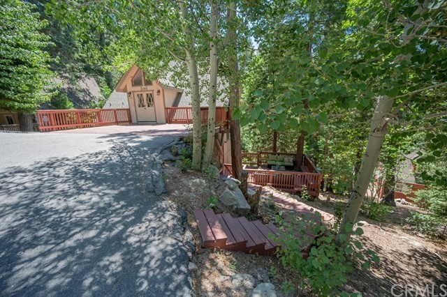 338 Mittry Ln, Lake Arrowhead, CA 92352 | MLS# RW2201900 | Redfin