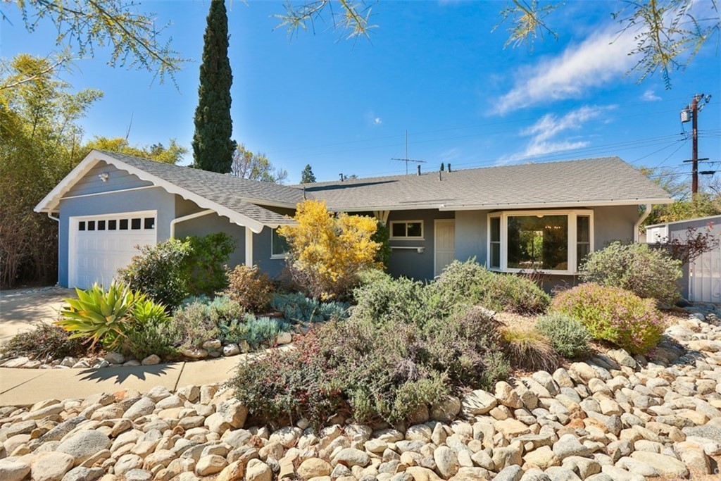451 Sycamore Ave, Claremont, 91711 | |