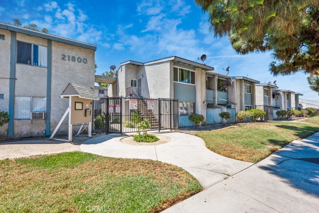 21800 Schoenborn St #165, Canoga Park, CA 91304 | MLS# SR23212914 | Redfin