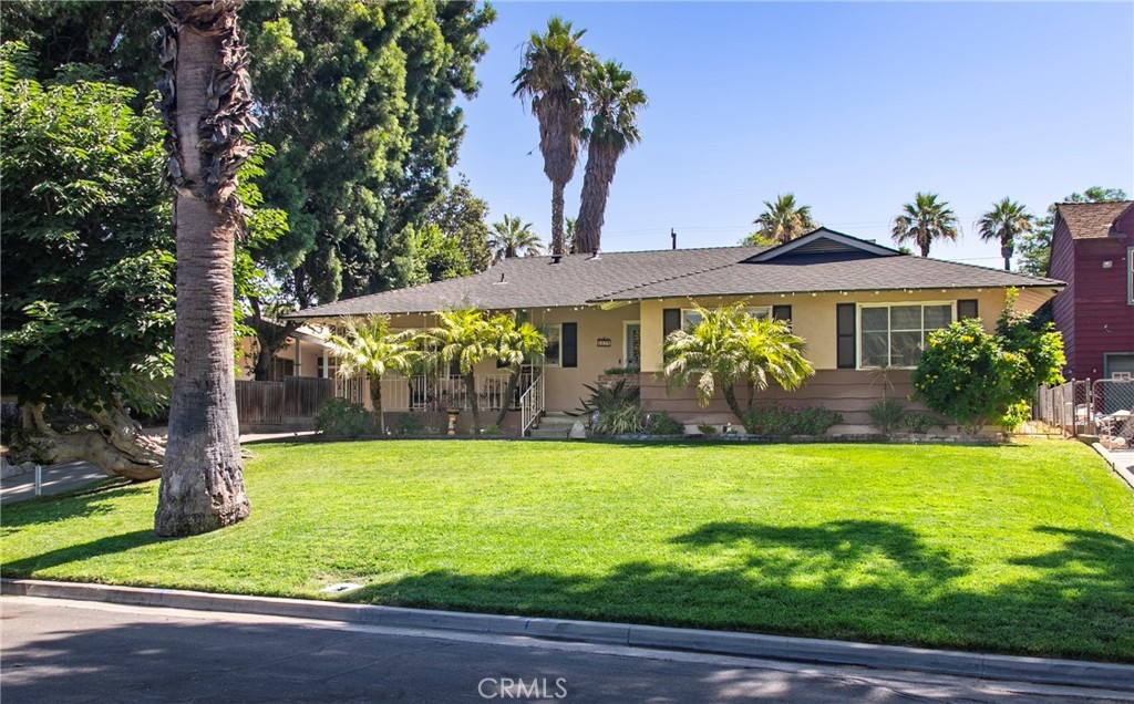 axa✕4 5979 Londonderry Dr, Riverside, CA 92504 | Redfin