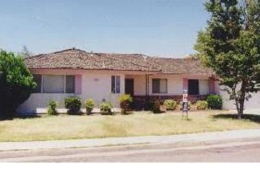395 Della Dr