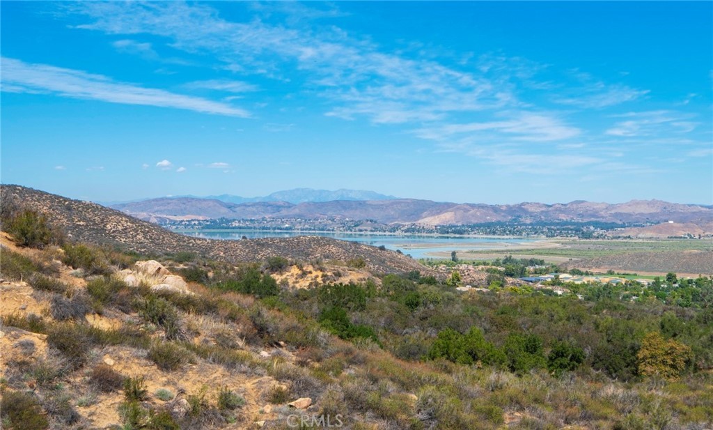 19251 Jasmine, Lake Elsinore, CA 92530 MLS OC22204943 Redfin