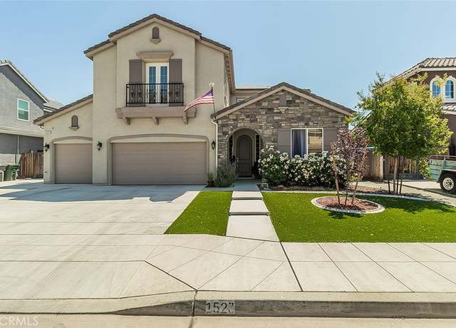 Property at 1523 N Ryan Ave, Clovis, CA 93619, 5 beds, 4 baths